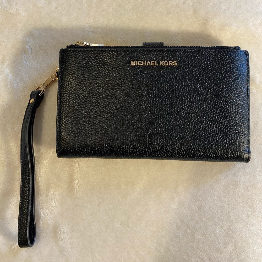 Michael Kors Leather Smartphone Wallet